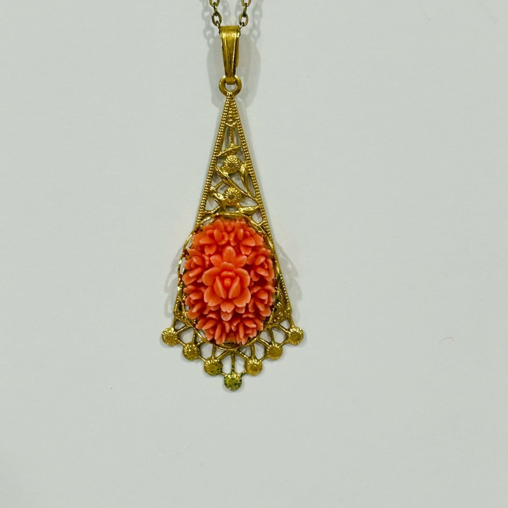 Elegant Gold and Orange Floral Pendant Necklace